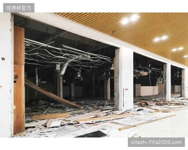 场馆硬件投入再高也抵消不了安保与消费动线排布的逻辑错位